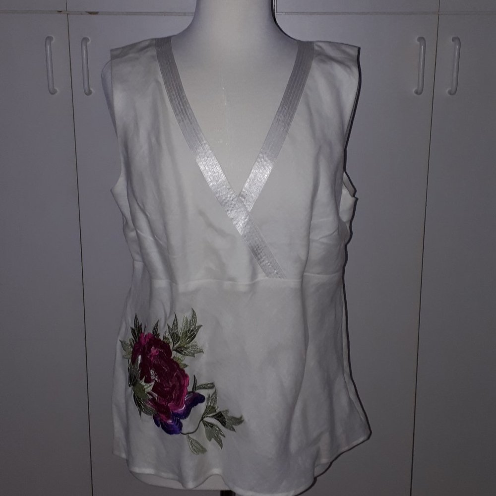 NWT Floral Applique Linen Sleeveless XL Blouse